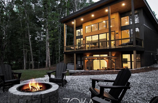 Zoka - A Luxe Modern Cabin Near Clemson w/Hot Tub - Lake Hartwell