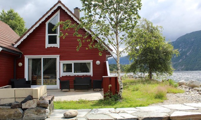 Hjelmeland House | Østerhus Fjord Cabins 573