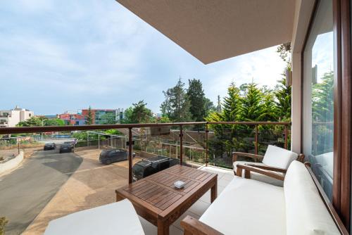 Sozopol Apartment | Апартаменти с чадъри и шезлонги на плажа - Свети Никола Каваците