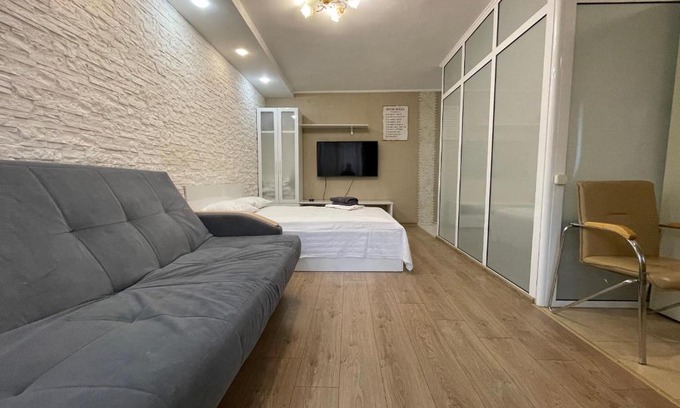 Petropavlovsk Apartment | Квартира с гостиничным сервисом бизнес-класса с большой ванной и Smart-TV