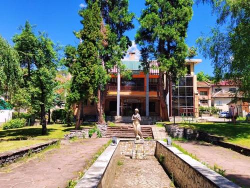 Teteven Hotel | Семеен хотел МАКСИМ