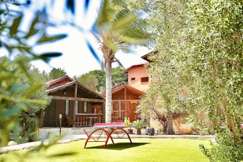 Vered Hagalil Cabin | בקתות ההוד