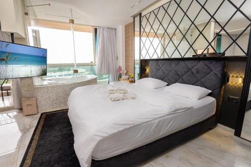 Caesarea Apartment | נאות גולף קיסריה - דירות מהממות עם ג'קוזי ובריכה במתחם