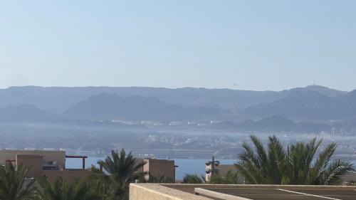 Aqaba Apartment | قرية الراحة باطلالة بحرية Alraha village sea view