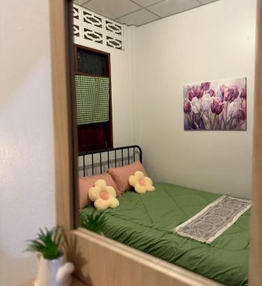 Nong Chaeng House | บ้านสวนชายน้ำ โฮมสเตย์ อัมพวา