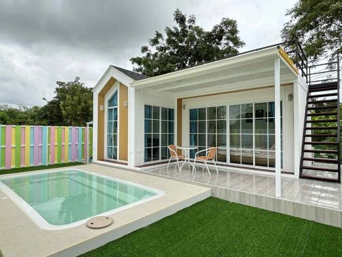 Phan Thong Villa | บ้านสวนแสงหล้า วิลล่า รีสอร์ท