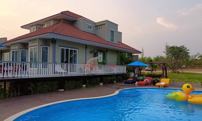 Mae Faek Mai Villa | เลอเบสท์พลูวิลล่า10ท่านPoolVillaChiangmai
