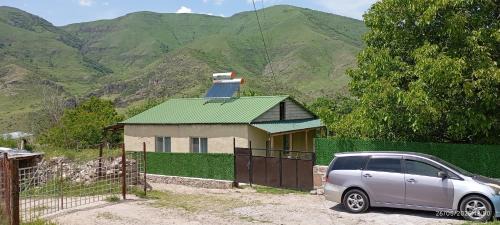 T'ba House | გიოს ქოხი