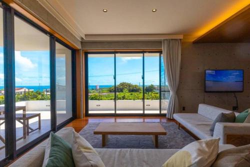 Ueno Villa | オーシャンビューの新築インテリアデザインを貸切!テラス付きの宿で最高の休日をお楽しみください