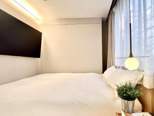 Yushima Hotel | 东京上野超级中心 设计师房间Ybob 上野公园3分钟 车站1分钟 超级繁华 免费wifi 戴森吹风