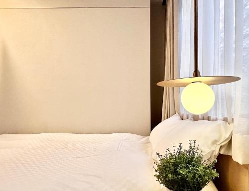 Yushima Apartment | 东京上野超级中心 设计师房间Yeoa 上野公园3分钟 车站1分钟 超级繁华 免费wifi 戴森吹风
