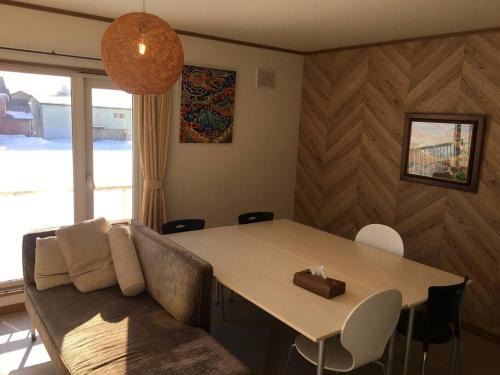 Naganuma Apartment | 千歳空港まで30分/Casa Cotaro（カーサ・コタロ）/最大8名まで宿泊可能/近隣飲食店多数有