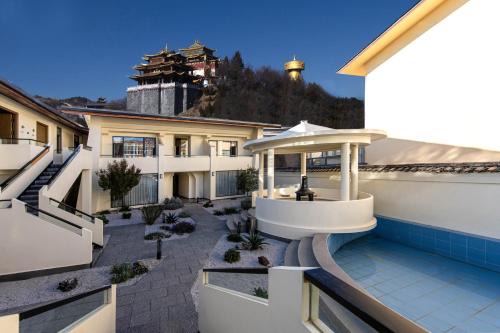 Shangri-La Hotel | 半渡供氧Holiday Villa设计师民宿