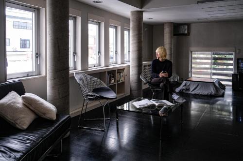 Joetsu Apartment | 浮遊のいえ 建築家原広司の住宅作品 Floating House A Private Stay in the Art of Architect Hiroshi Hara