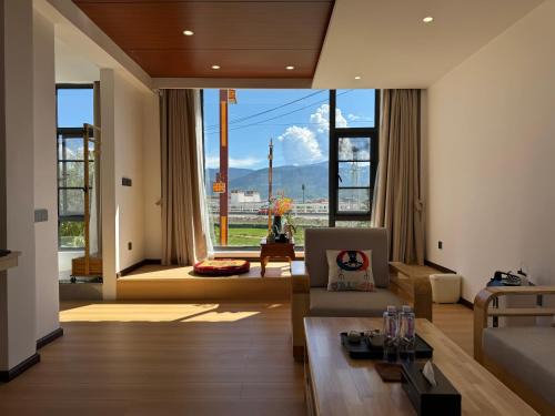 Shangri-La House | 茨姆极光民宿