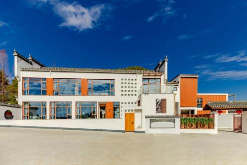 Yi County Hotel | 黄山吉至黟山云精品酒店 宏村店