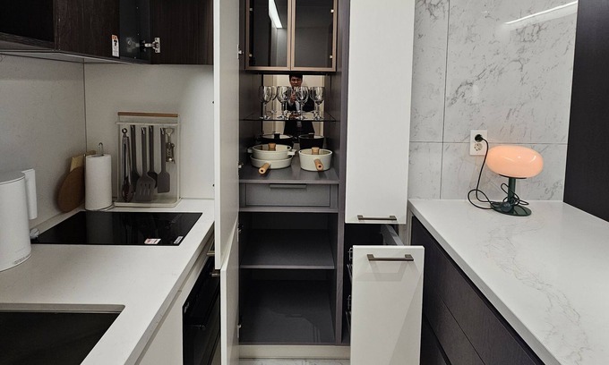 Seocho-dong Apartment | 강남 럭셔리 2룸 3베드