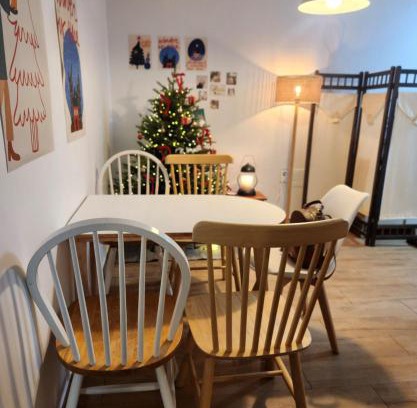 Ikseon-dong Hanok Village Villa | 종로익선 스테이