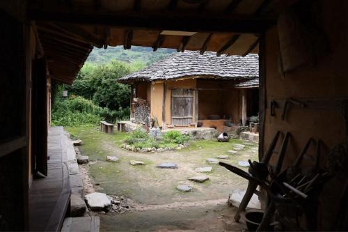 Seolcheon-myeon House | 한옥스테이, 선재