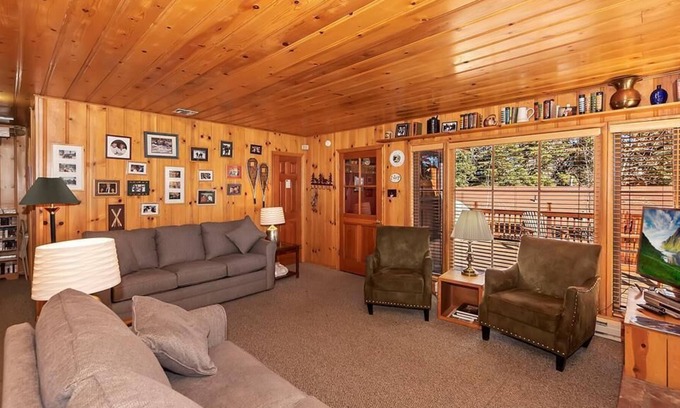 Big Bear Lake Cabin | 047 - Aspen Hideaway