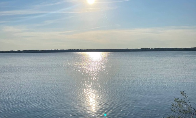 Buffalo House | 1 acre lake front 4 bedroom home on Buffalo Lake close to Downtown shops.