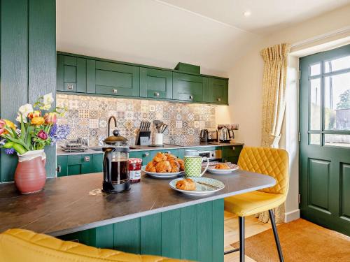 Sherborne House | 1 Bed in Sherborne 87292