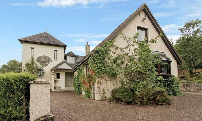 Salen Cabin | 1 Bed Lodge - Sleeps 2 - Parking - Wifi