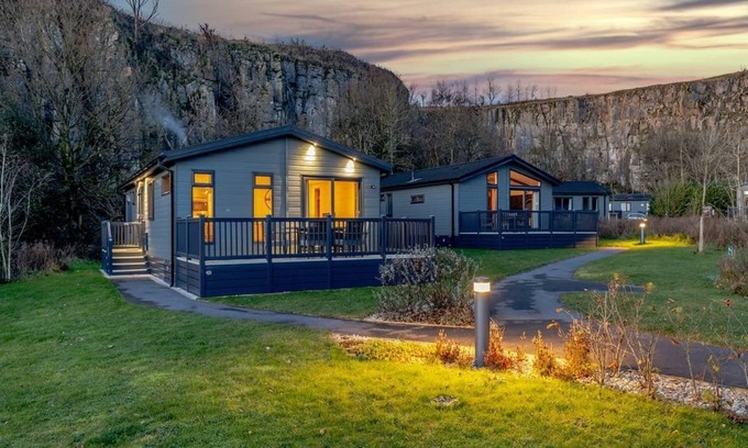 Newton Grange Ski Chalet | 1 bedroom accommodation in Ashbourne