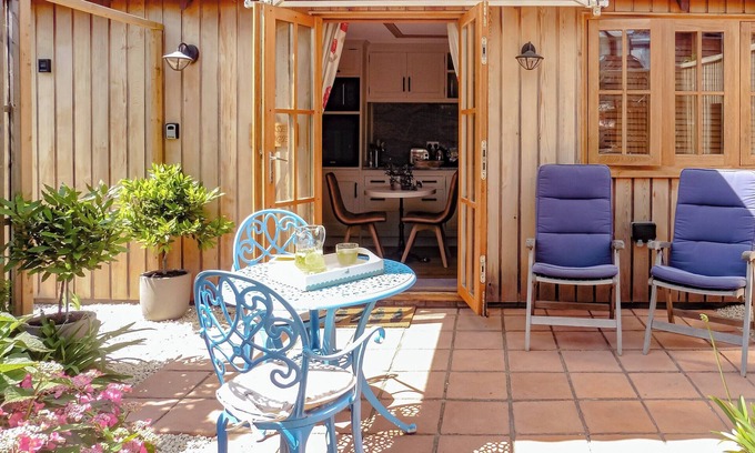 New Forest District Cottage | 1 bedroom accommodation in Marchwood
