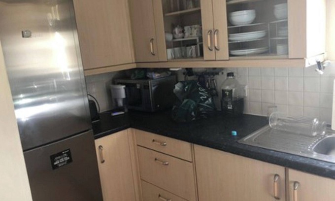 Copthorne Apartment | 1 Bedroom Apartment Sleeps 2 - Pets Welcome - Tv