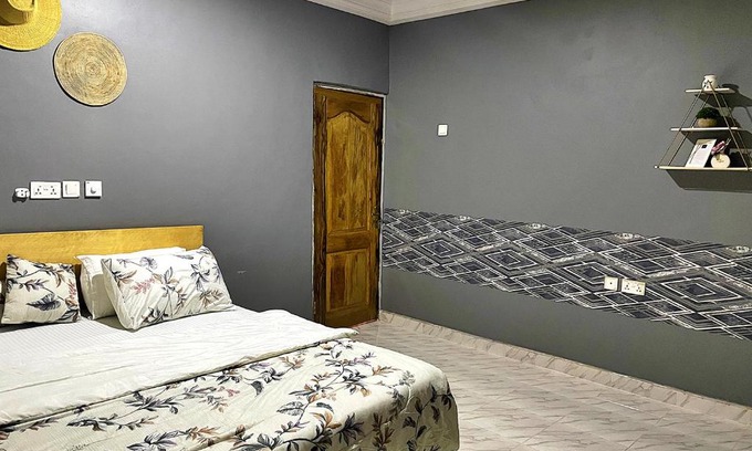 Tamale House | 1 Bedroom House Sleeps 2 - Free Parking - WiFi