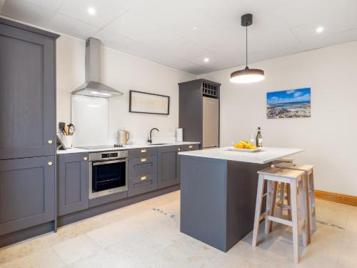 Clifden Apartment | 1 Chapel Lane House Clifden