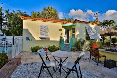 Madeira Beach House | 1 - Island Paradise Cottages - Sweet Jasmine