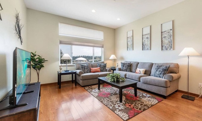 New Tacoma Villa | <1 mi to Dome | 3BD 2.5BA | Townhouse | Garage -22