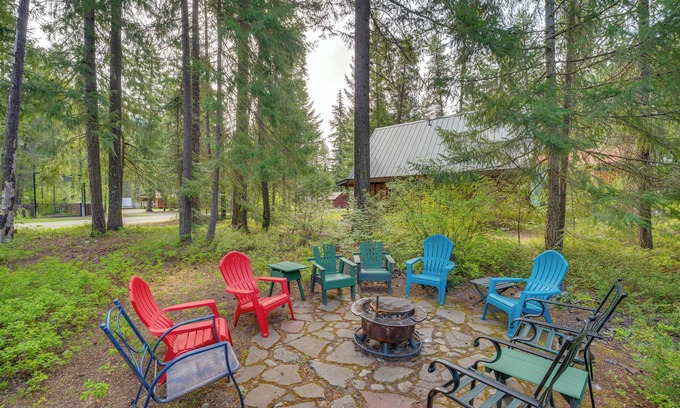 Easton Cabin | 1 Mi to Lake Easton: Cozy Cascades Cabin!