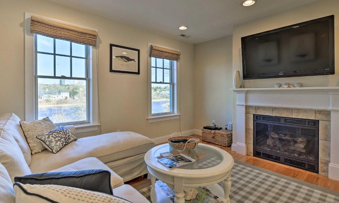 Chatham House | 1 Mi to Town and Oyster Pond Beach Chatham Retreat