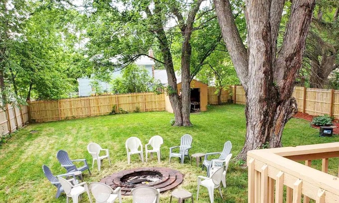 Roseville House | 1 Mile to Como Park! ๐ฟ๐