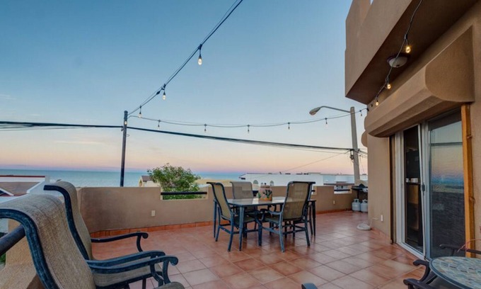 Villas de Las Palmas House | 🏖1 Min Walk to Beach🏖 Spacious Luxury Family Villa