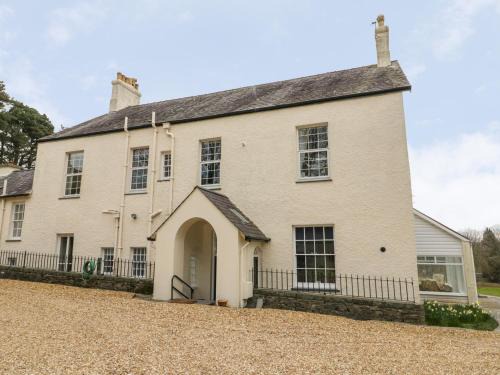 Menai Bridge Apartment | 1 Tyn Y Caeau Apartment
