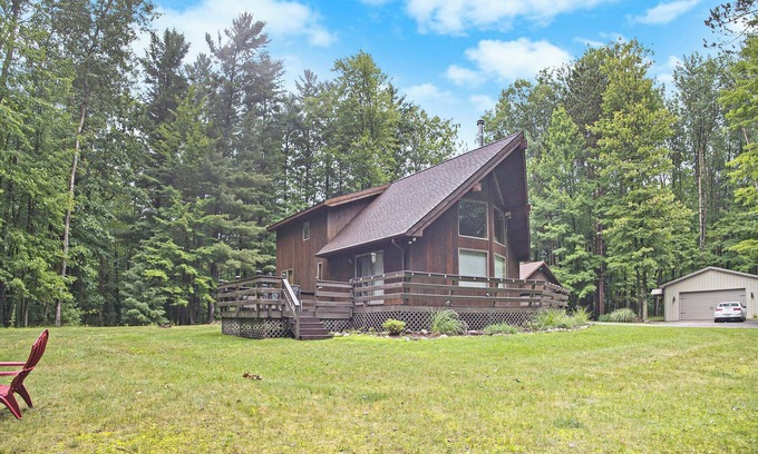 Manistee House | 10-Acre Family Home Near Lk MI