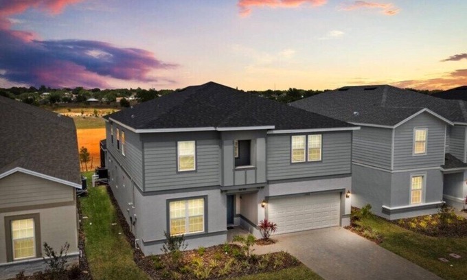 Four Corners House | 10 Bedrooms/8 Bathrooms/Windsor Cay (15968SC)