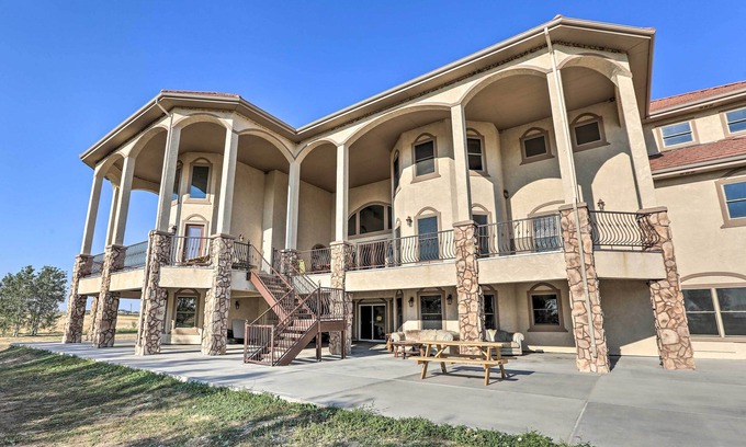 Hudson House | 10 Mi to Barr Lake State Park: Home w/Mtn Views