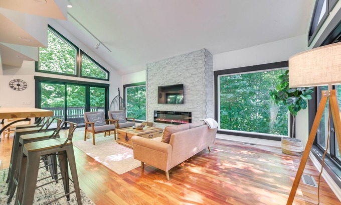 Birchwood Farms House | 10 Mi to Nub’s Nob: Modern Retreat w/Fire Pit