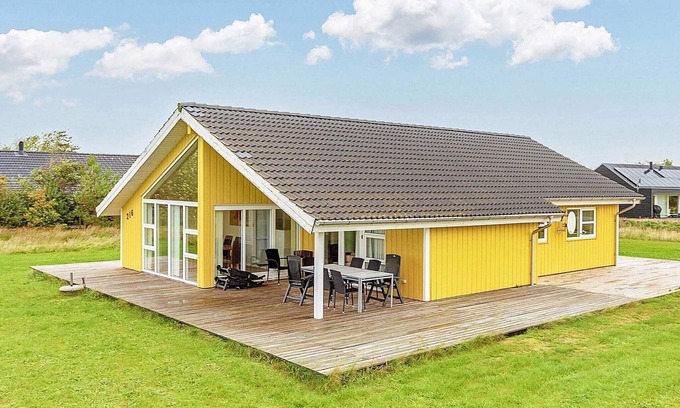 Tranum House | 10 person holiday home in Brovst-By Traum