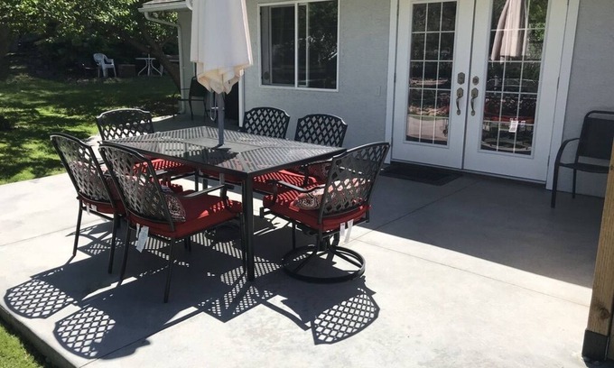 Okanagan-Similkameen House | 10 Wren Place , Rear Suite