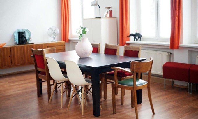 Bruckstraße Apartment | 100 qm großes lichtdurchflutetes Loft im Herzen der City