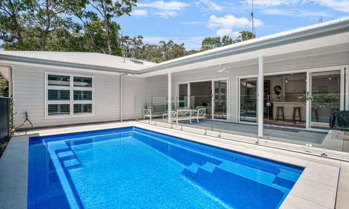 Rainbow Beach House | 11 Esprit Drive - Rainbow Shores. Swimming Pool - Wifi - Walk to beach