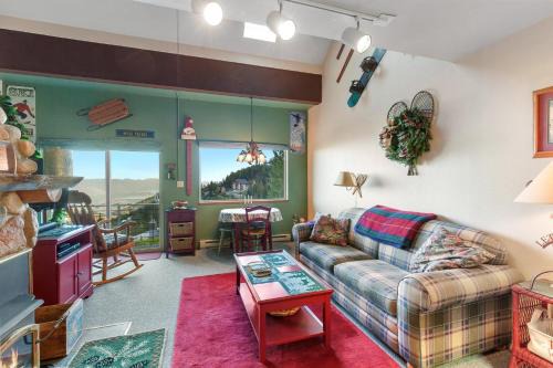 Sandpoint House | 114 Crystal Run #2