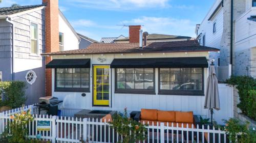 Balboa Island House | 118 Emerald Ave A