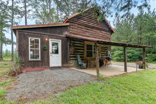 Scottsburg House | 12 Mi to Staunton River State Park Off-Grid Cabin